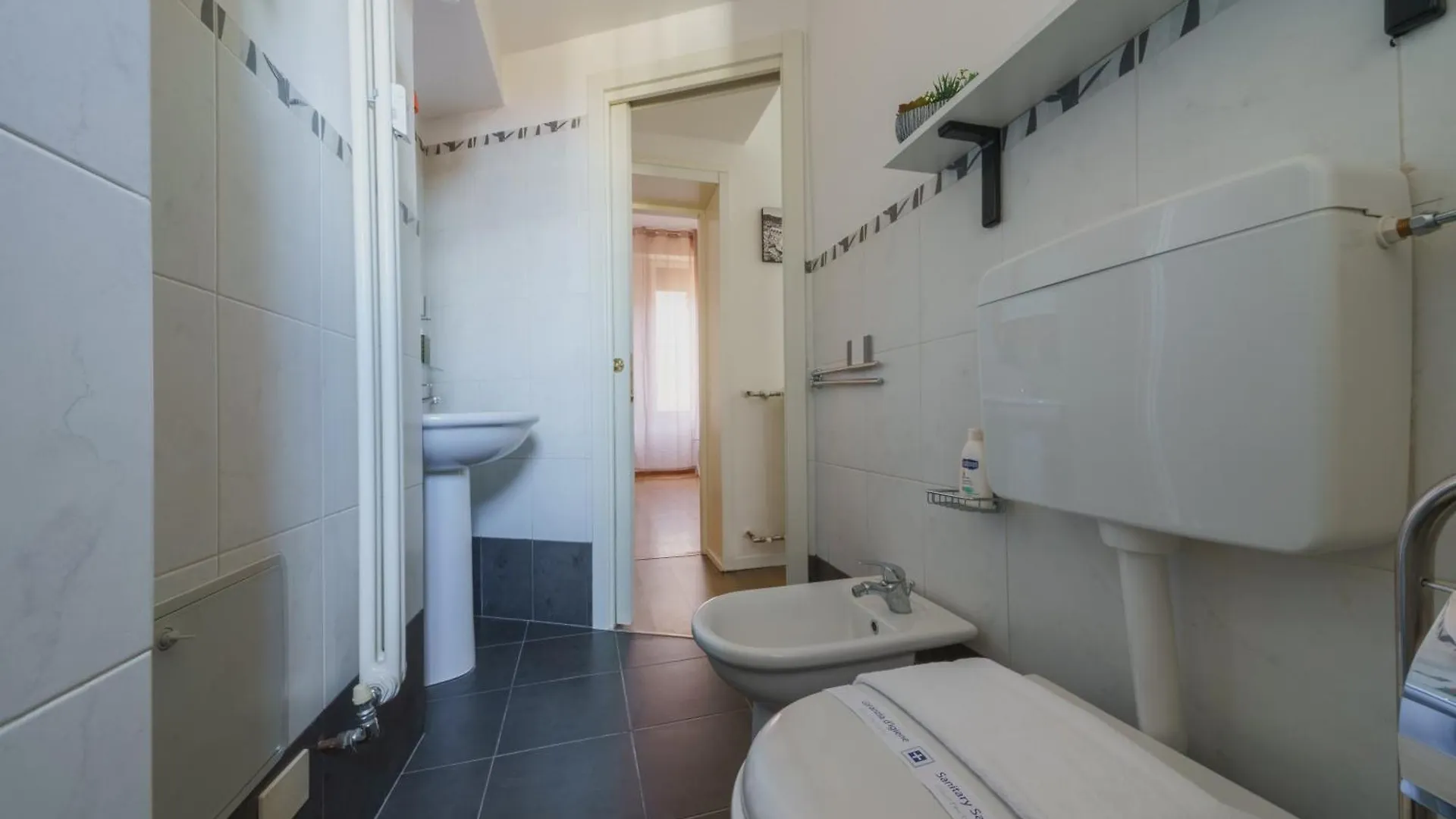 Suite In The Center Of Bolonya 0*,  İtalya
